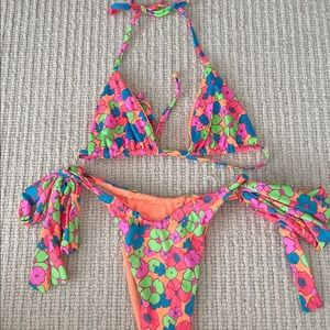 FRANKIES BIKINI “groovy” print